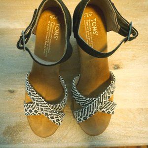 Tom's Wedges Size 7.5